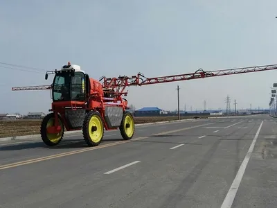 Bomba hidráulica y motor utilizados en el pulverizador autopropulsado